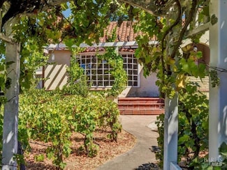 315 White Cottage Rd N, Angwin, CA 94508