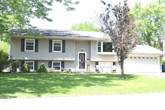 306 Greenfield Cir, Geneva, IL 60134