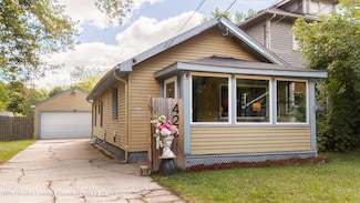425 S Hayford Ave, Lansing, MI 48912