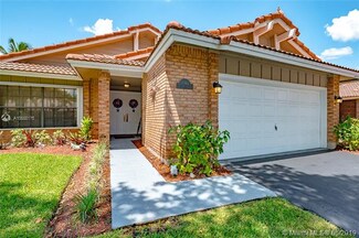 11390 S Point Dr, Hollywood, FL 33026