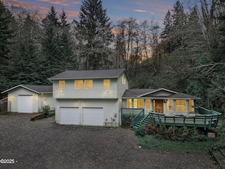 594 NE Newport Heights Dr, Newport, OR 97365