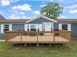 679 Kingman Rd, Pomona, KS 66076