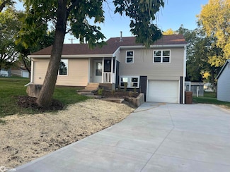 2002 Ridgeway Dr, Denison, IA 51442