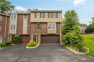 15 Hennig Dr, Pittsburgh, PA 15236