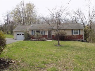 1422 W Schwenkmill Rd, Perkasie, PA 18944