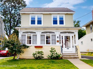 41 Edgecomb St, Albany, NY 12209
