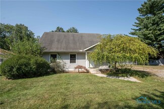 1215 Centennial Rd, Toledo, OH 43617