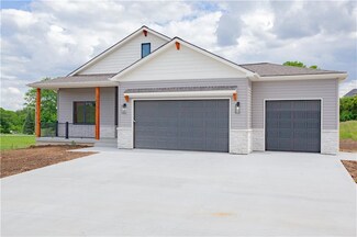 19079 Millstone Blvd, Saint Joseph, MO 64505