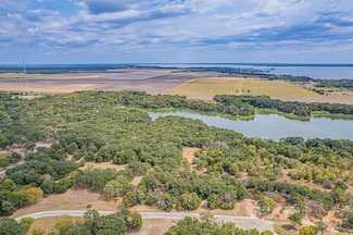 72 Sombrilla Ln, Kerens, TX 75144