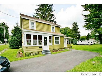 36 Volney St, Phoenix, NY 13135