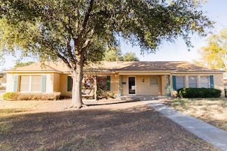 1105 S Eric Ave, Monahans, TX 79756