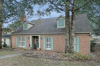 1821 Pickering Ln, Little Rock, AR 72211