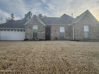 10819 Lexington Dr, Olive Branch, MS 38654