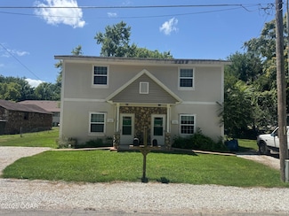 1003 Orchard St, Carthage, MO 64836