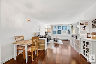 240 E 35th St Unit 5C, New York, NY 10016