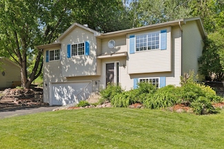 1604 Viking Dr, Buffalo, MN 55313