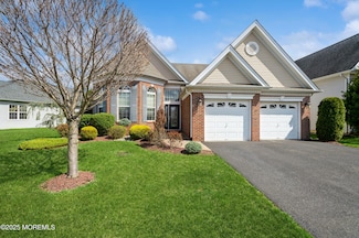 7 Riviera Dr, Monroe Township, NJ 08831