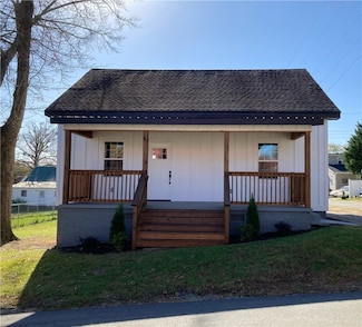 412 Parker St, Walhalla, SC 29691