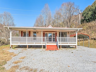 93 Merry Way, Clyde, NC 28721