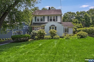 18 Norman Place, Tenafly, NJ 07670