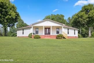 278 Woods Rd, Oliver Springs, TN 37840