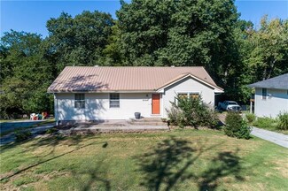 5344 N Lydia Ave, Kansas City, MO 64118