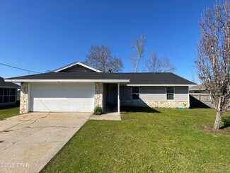 905 E Pine Forest Dr, Lynn Haven, FL 32444