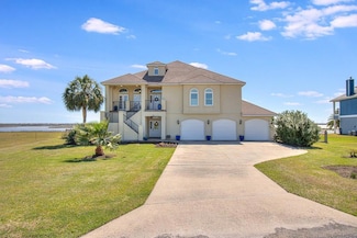 20 Southpointe Cir, Rockport, TX 78382