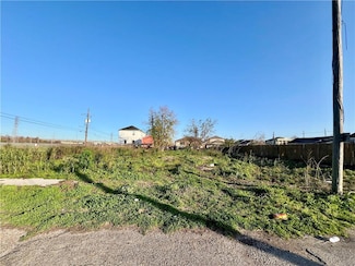 2535 Gallier St, New Orleans, LA 70117