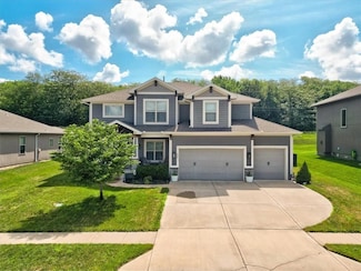 839 Creekmoor Pond Ln, Raymore, MO 64083