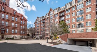 255 E Liberty Dr Unit 2062, Wheaton, IL 60187