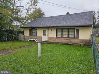 32 Davis Ave, Somerset, NJ 08873