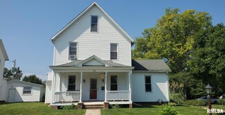 712 N Broadway St, Lewistown, IL 61542