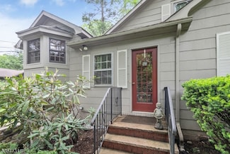 498 Pines Lake Dr E, Wayne, NJ 07470