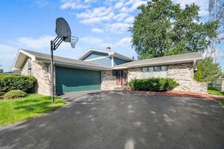 18443 De Jong Ln, Lansing, IL 60438