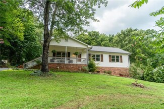 1104 Cresthaven Rd, Lewisville, NC 27023