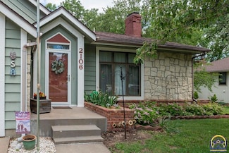 2106 SW Brookfield St, Topeka, KS 66614