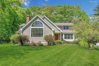 33 Bickford Ln, New Canaan, CT 06840