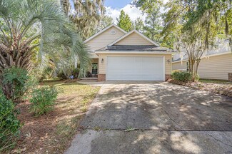 225 Oak Ridge Cir, Richmond Hill, GA 31324