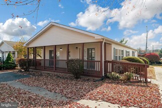 1 Adams Dr, Royersford, PA 19468