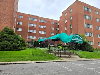 16100 Van Aken Blvd, Cleveland, OH 44120