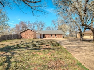 4814 W Country Club Dr, Stillwater, OK 74074