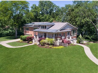 2110 Swainwood Dr, Glenview, IL 60025