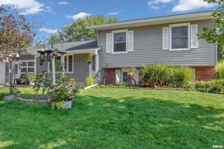1608 Belair Dr, Bettendorf, IA 52722