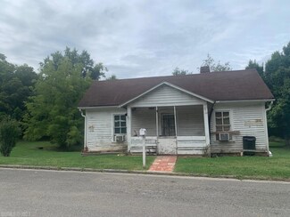 318 Jefferson Ave S, Pulaski, VA 24301