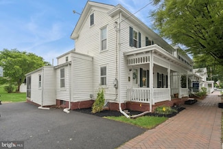 75 N Main St, Cranbury, NJ 08512