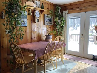 4138 W Hill Rd, Jamaica, VT 05343