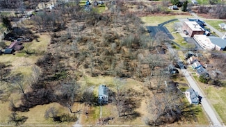 1720 Jacobs Rd, Youngstown, OH 44505
