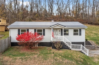 161 Petroleum Ave, Claysville, PA 15323