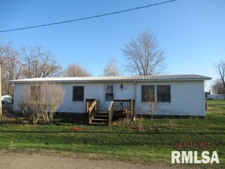 401 E Smyth St, Secor, IL 61771